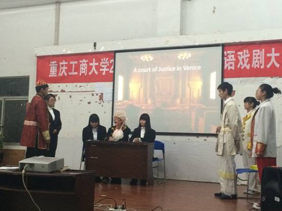 选手们动情表演